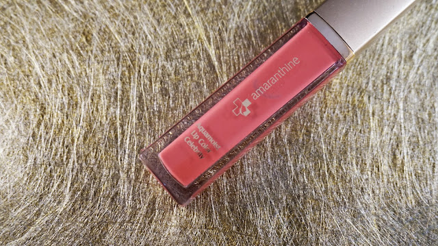 A high pigmented, non sticky lip gloss for day and night, all occasions from one of the new indonesian makeup brand, Amaranthine, it is the Aqua Moist Lip Color Celebrity in #11. The shade for everyone with a cheap price for a high-end quality. Lipgloss brand indonesia yang mempunya warna yang cerah dan melembabkan. Pendatang baru di dunia kosmetik, Amaranthine memberi high-quality produk makeup untuk konsumennya dengan harga terjangkau. Lipgloss dari Amaranthine ini sangat murah dan bagus dengan pigmentasi yang tinggi dan tidak lengket.