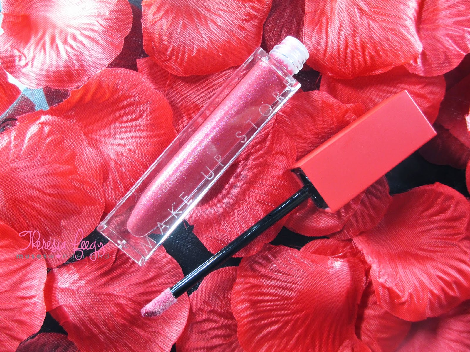 MAKEUP STORE SENSATION LIPGLOSS IN AMARANTH SWATCHES, FOTD AND REVIEW warna lipgloss yang natural, lipgloss natural color, warna natural untuk semua warna kulit, one color to fit all skin tone, review, amaranth lipgloss by makeup store, one day makeup class,