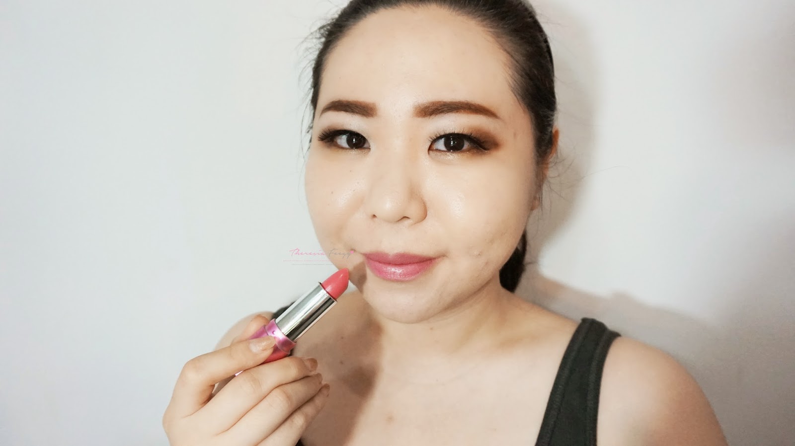 WHAT IS A GOOD MATTE LIPSTICK FOR DAILY FROM INDONESIAN COSMETIC BRAND- PIXY LASTING MATTE LIPSTICK #LM308 HAZY ROSE AND #LM309 BE IN LOVE REVIEW, SWATCHES, FOTD Pixy Lasting Matte Lipstick in 308 hazy rose and 309 be in love. if you are looking for a good and high pigmentation, velvety soft texture, glide easily and blend easily, moisturizing and semi matte from our local Indonesian makeup, you can always placed Pixy as one of the consideration.