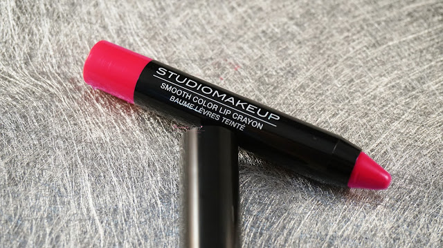 the best soft neutral eyeshadow quad for a daily wear with the perfect pink magenta undertone moisturizing lipstick. A high pigmented eyeshadows in browns and nudes with a high moisturizing colored lipbalm. STUDIO MAKEUP SOFT BLEND EYESHADOW QUARTET IN 05 NUDE ILLUSIONS AND STUDIO MAKEUP SMOOTH COLOR LIP CRAYON IN 03 FRUIT PUNCH REVIEW, MAKEUP TUTORIAL, SWATCHES AND PHOTO. i am available for makeup and hairdo service together with makeup class in Jakarta. kindly contact me. 