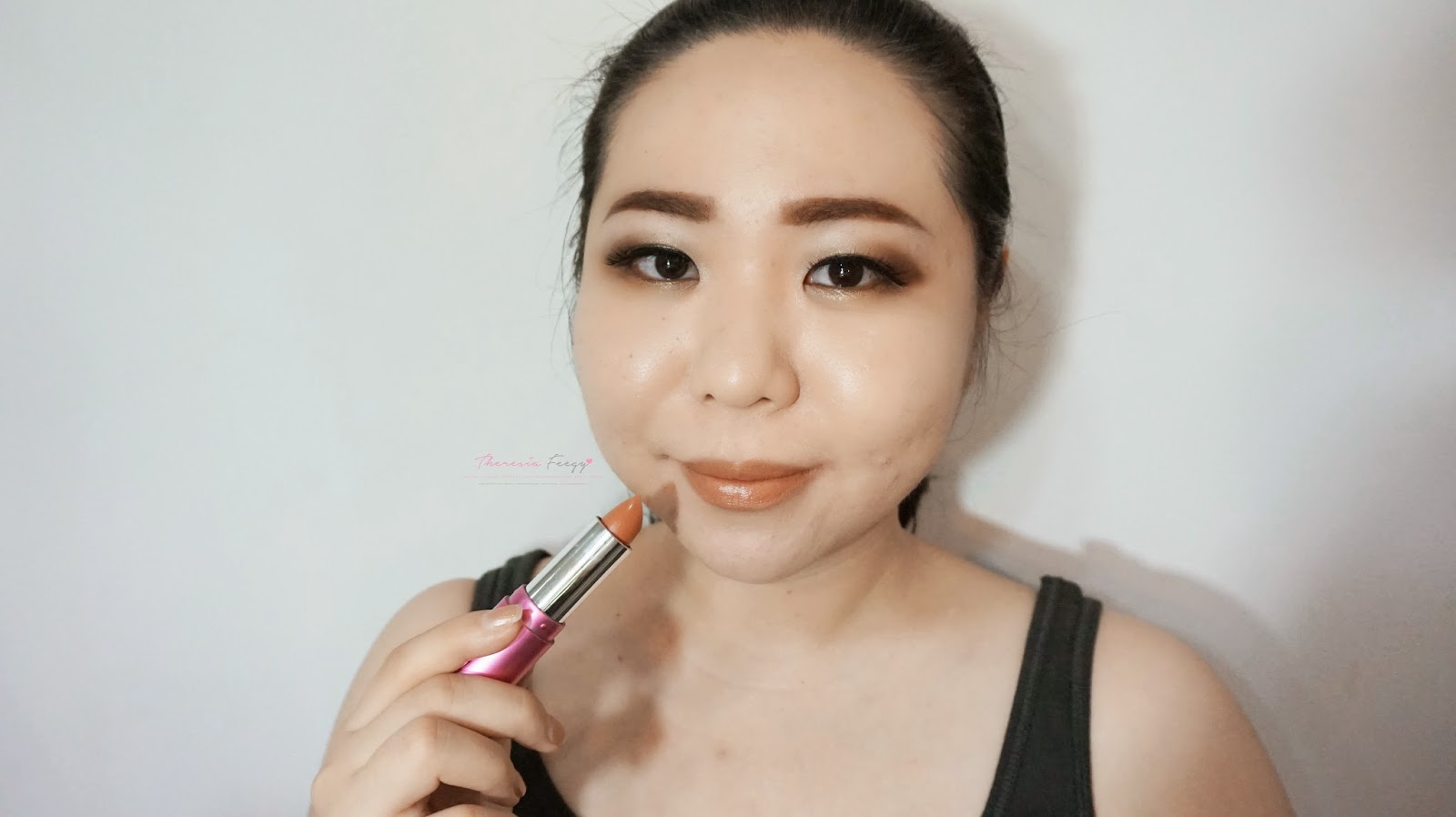 WHAT IS A GOOD MATTE LIPSTICK FOR DAILY FROM INDONESIAN COSMETIC BRAND- PIXY LASTING MATTE LIPSTICK #LM308 HAZY ROSE AND #LM309 BE IN LOVE REVIEW, SWATCHES, FOTD Pixy Lasting Matte Lipstick in 308 hazy rose and 309 be in love. if you are looking for a good and high pigmentation, velvety soft texture, glide easily and blend easily, moisturizing and semi matte from our local Indonesian makeup, you can always placed Pixy as one of the consideration.
