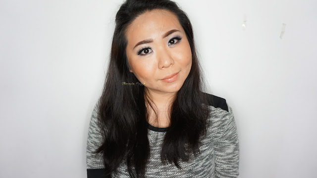 Soft grey makeup look with la girl brick smokey palette, perfect color for wedding makeup. Trend warna untuk makeup pengantin, belajar wedding makeup. Natural look with grey eyeshadow