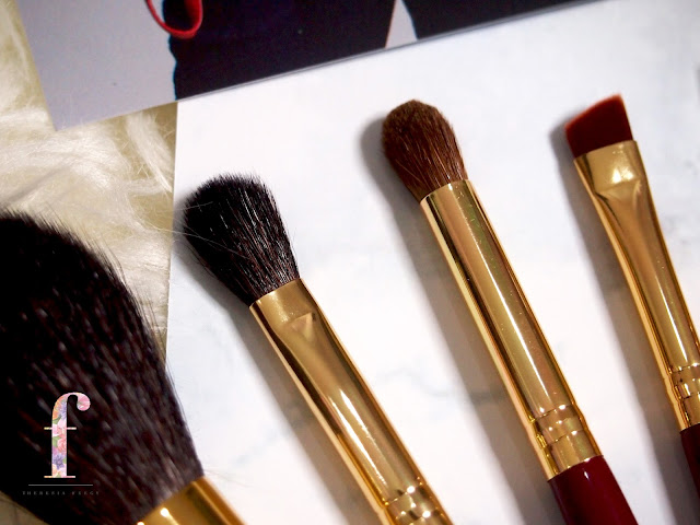 LAMICA X BUBAH ALFIAN MAKEUP BRUSH SET REVIEW Lamic x Bubah Alfian makeup limited brush set. A very affordable set with a high quality brushes that are often used by Bubah himself, perfectly crafted for beginners and professionals in makeup industry, together with a soft yet dense bristles that picks up products and spread them smoothly without fall out to give a good color pay off on the skin.