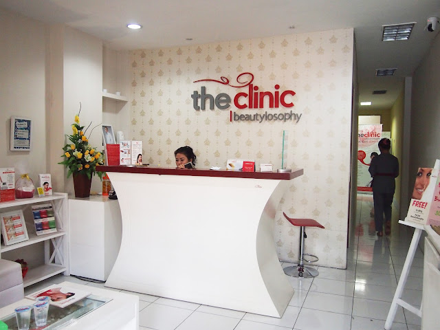 Teeth scaling and whitening for a perfect teeth. The Clinic Tanjung Duren for beauty and dental treatment.