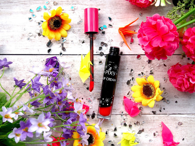 Pixy Lip cream in 01 chic rose and 03 classic red. Price RP 45.000. The consistency, the color pigmentation and staying power is amazingly high! Lightweight on the lips and the scent is sweet. It is easy to blend and spread on the lips. Settles into the lips quickly and doesnt leave sticky residue.