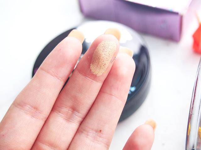 privia u miracle bb compact is a foundation and powder in one go. Practical with a medium to high coverage perfect for dry skin.