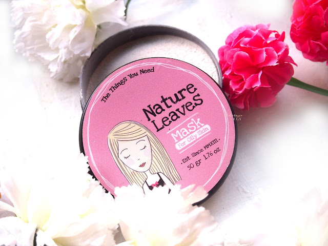 Nature Leaves Mask, a face mask from Indonesia that helps with the removal of dead skin cell, antioxidant, prevent dark spots, has a great oil control, helps to reduce the pores, brightens and moisturize the skin. Blue mask (all skin type) contains: Green tea, honey, white turmeric and vitamin E extract. Pink mask (oily skin) contains: Mangosteen cortices powder, dead sea mud, white turmeric and tea tree oil. Nature Leaves mask is alcohol and preservative free! 