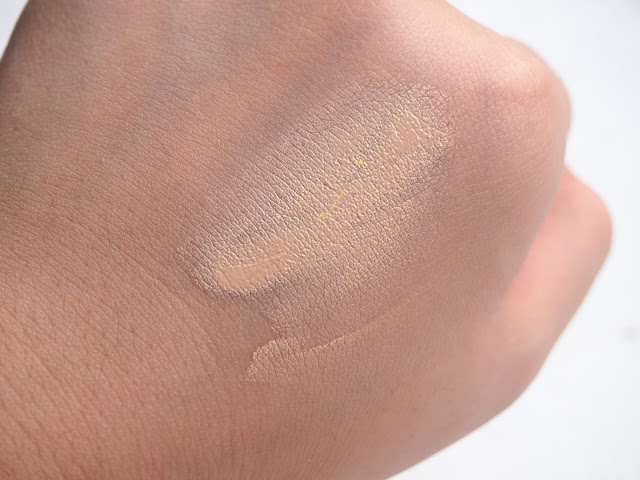 PRIVIA U V-FACE BLEMISH BALM WHITENING REVIEW PRIVIA U V-FACE BLEMISH BALM WHITENING works best for a pink undertone skin. It brightens and whitens the skin complexion giving it a radiant glow result. it has a thick creamy consistency that gives a high coverage on the dark spots, uneven skin tone and fine lines. It says it helps to make the skin face into a V-shape.
