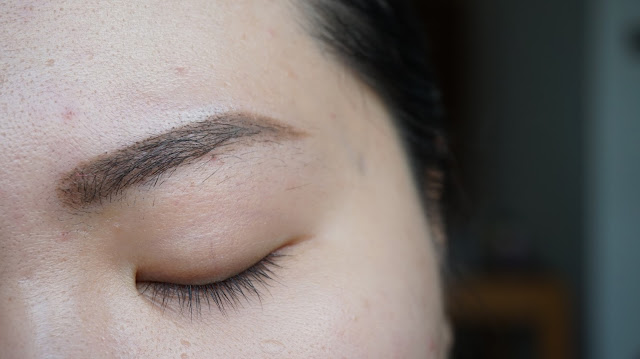 THE BEST WATERPROOF AND SMUDGE-PROOF EYEBROW PENCIL- BENEFIT COSMETICS INSTANT BROW PENCIL #MEDIUM Eyebrow pencil that is waterproof and smudge-proof on the eye brow can be found in Benefit Cosmetics Instant Brow Pencil. Benefit Cosmetics Indonesia Intant Brow Pencil has a soft buttery texture that makes the application and blending easier and faster.