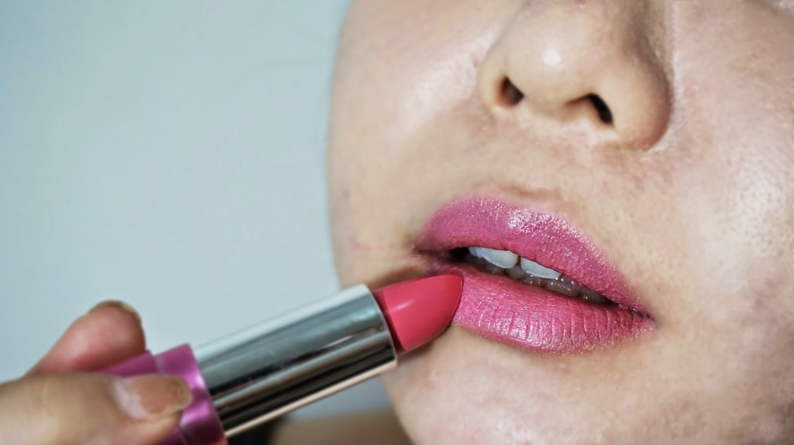 WHAT IS A GOOD MATTE LIPSTICK FOR DAILY FROM INDONESIAN COSMETIC BRAND- PIXY LASTING MATTE LIPSTICK #LM308 HAZY ROSE AND #LM309 BE IN LOVE REVIEW, SWATCHES, FOTD Pixy Lasting Matte Lipstick in 308 hazy rose and 309 be in love. if you are looking for a good and high pigmentation, velvety soft texture, glide easily and blend easily, moisturizing and semi matte from our local Indonesian makeup, you can always placed Pixy as one of the consideration.