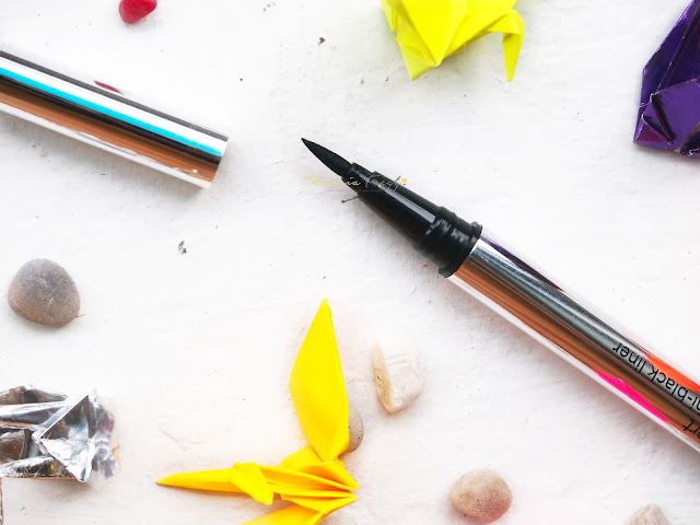REVIEW WARDAH EYEXPERT OPTIMUM HI-BLACK LINER REVIEW WARDAH EYEXPERT OPTIMUM HI-BLACK LINER untuk eyeliner yang hitam memekat, konsisten, tinggi akan pigmentasi dan tahan lama di mata. Produk kosmetik dari Indonesia.