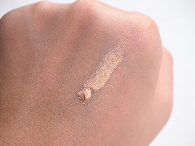 PRIVIA U V-FACE BLEMISH BALM WHITENING REVIEW PRIVIA U V-FACE BLEMISH BALM WHITENING works best for a pink undertone skin. It brightens and whitens the skin complexion giving it a radiant glow result. it has a thick creamy consistency that gives a high coverage on the dark spots, uneven skin tone and fine lines. It says it helps to make the skin face into a V-shape.