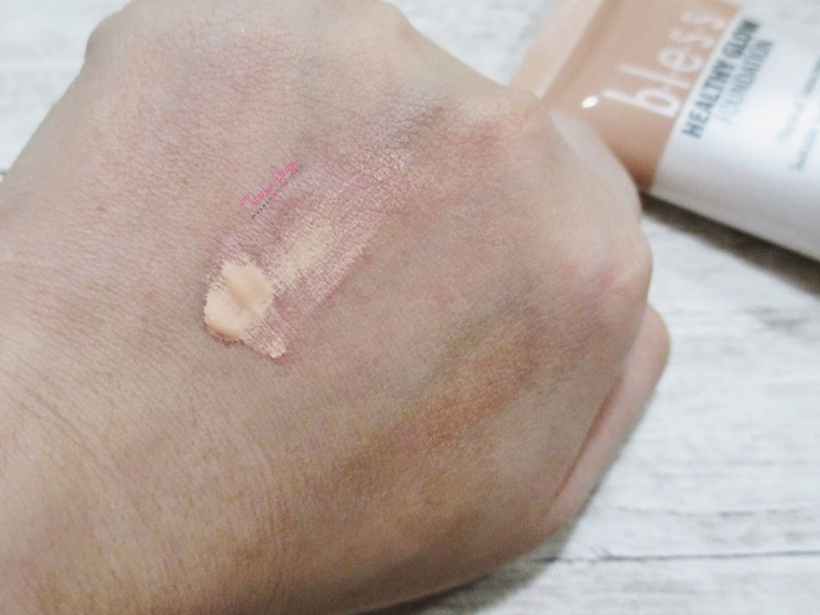 BLESS HEALTHY GLOW FOUNDATION REVIEW, SWATCHES, FOTD & TEST