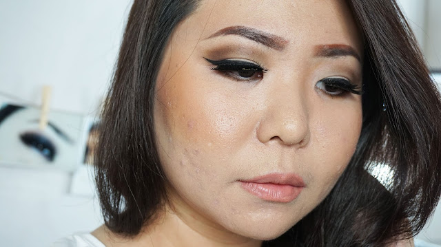 EASY VINTAGE NATURAL MAKEUP LOOK INSPIRED BY LANA DEL RAY FOR DAILY MAKEUP TUTORIAL WITH MAKEUP REVOLUTION FLAWLESS MATTE EYESHADOW PALETTE Easy Vintage Natural makeup tutorial inspired by Lana Del Rey for daily makeup. Using Makeup Revolution Palette flawless matte for the eyes and I will be showing you how to use matte eyeshadow. Learn the basic and easy makeup technique with Theresia Feegy, makeup artist and beautepreneur. How to get an easy vintage daily look and what are the perfect vintage color combination