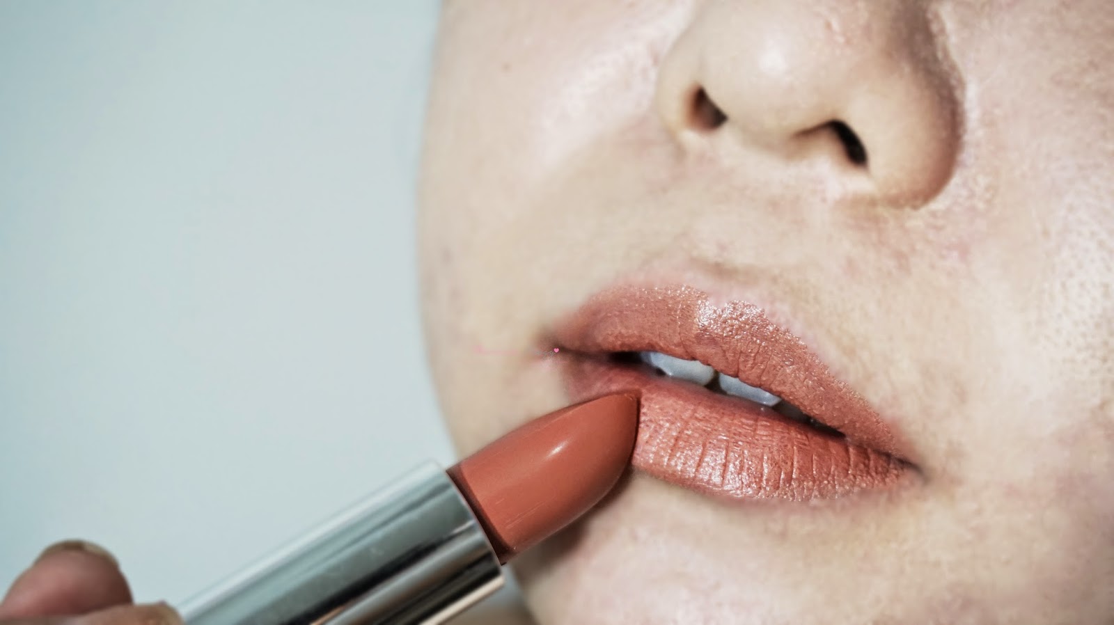 WHAT IS A GOOD MATTE LIPSTICK FOR DAILY FROM INDONESIAN COSMETIC BRAND- PIXY LASTING MATTE LIPSTICK #LM308 HAZY ROSE AND #LM309 BE IN LOVE REVIEW, SWATCHES, FOTD Pixy Lasting Matte Lipstick in 308 hazy rose and 309 be in love. if you are looking for a good and high pigmentation, velvety soft texture, glide easily and blend easily, moisturizing and semi matte from our local Indonesian makeup, you can always placed Pixy as one of the consideration.