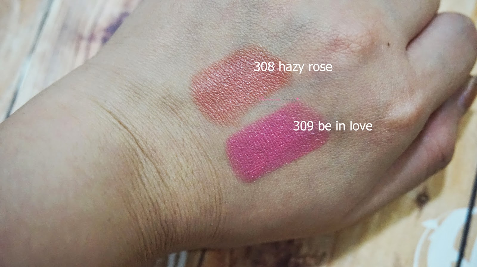 WHAT IS A GOOD MATTE LIPSTICK FOR DAILY FROM INDONESIAN COSMETIC BRAND- PIXY LASTING MATTE LIPSTICK #LM308 HAZY ROSE AND #LM309 BE IN LOVE REVIEW, SWATCHES, FOTD Pixy Lasting Matte Lipstick in 308 hazy rose and 309 be in love. if you are looking for a good and high pigmentation, velvety soft texture, glide easily and blend easily, moisturizing and semi matte from our local Indonesian makeup, you can always placed Pixy as one of the consideration.