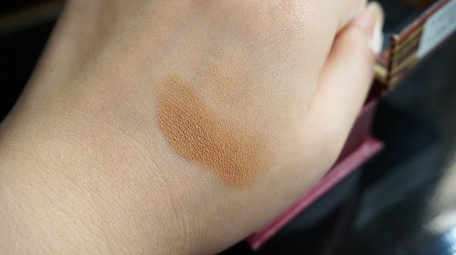 HOW TO CONTOUR AND HIGH-LIGHT WITH BENEFIT COSMETICS INDONESIA HOOLA BRONZER REVIEW, SWATCH AND TUTORIAL How to contour your face with the world's no 1 bronzer. Hoola bronzer is a matte warm yellow-brown undertone bronzer that is universal for almost all skin tone. High pigmentation and easy to blend and to build.