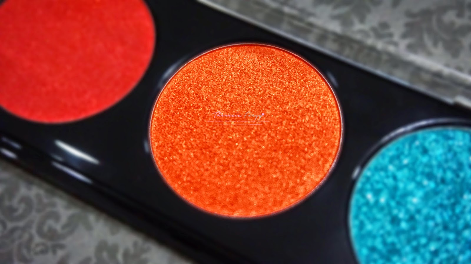 LOOKING SMASHING IN SUMMER WITH MAKE UP FOR EVER ARTIST SHADOWS IN ME744, ME734 AND D236 REVIEW, SWATCHES AND MAKEUP TUTORIALS make up for ever eyeshadow with the intense color, no fall out, the high pigmentation, the ability to blend easily, the long lasting power and the soft buttery thick texture that feel so luxurious on the eyes