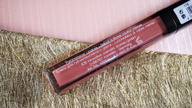 a natural color lipgloss perfect for daily and night look. a non sticky formula, with a medium pigmentation that is build-able, easy to remove and leave no sticky residue on the lips, it is the  MISSLYN RICH COLOR GLOSS IN 176.
