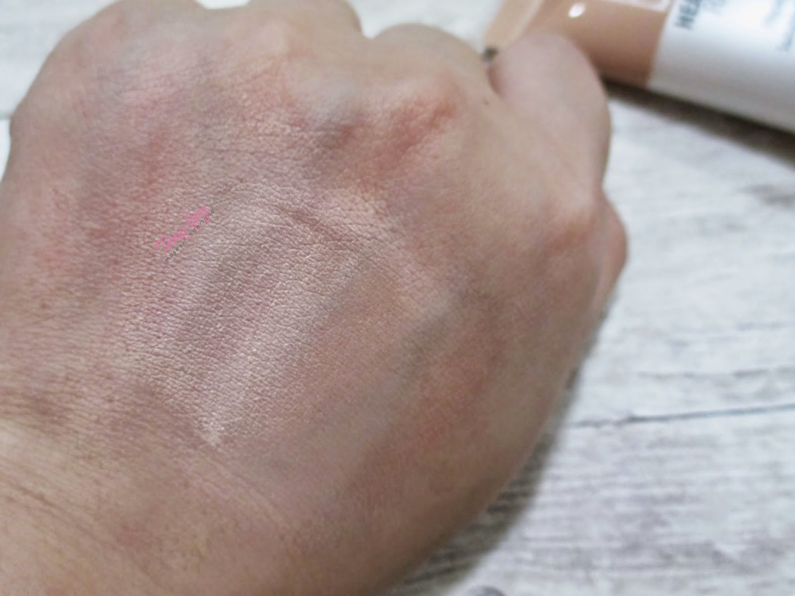 BLESS HEALTHY GLOW FOUNDATION REVIEW, SWATCHES, FOTD & TEST