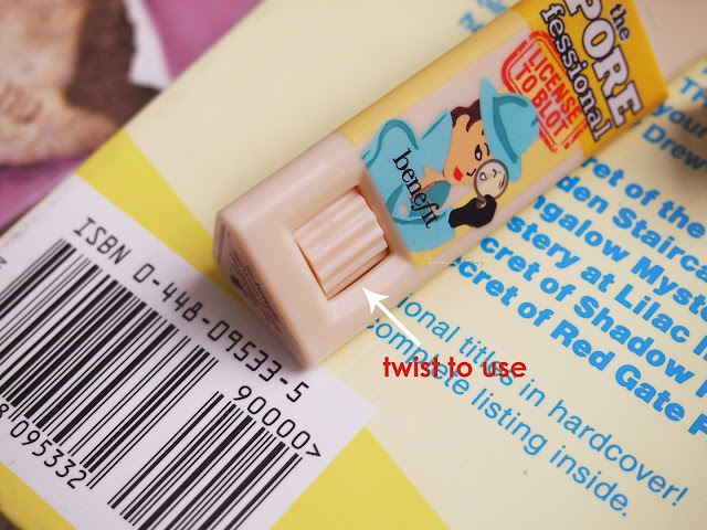 BENEFIT COSMETICS THE POREFESSIONAL LICENSE TO BLOT- THE ALTERNATIVE WAY FOR OIL BLOTTING PAPER REVIEW AND SWATCHES An alternative media to remove excessive oil on the skin. Benefit Cosmetics have come out with an innovative products for oily skin. The porefessional license to blot is a balm-y texture that is not sticky that absorb the oil with just a few dab on to the skin.
