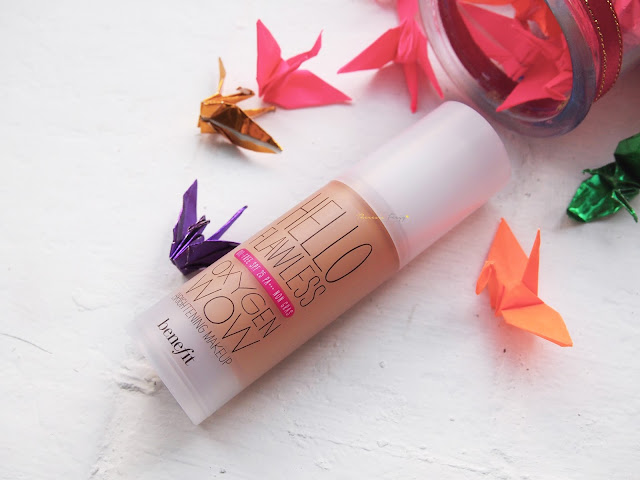 Get flawless skin with three main products from Benefit Cosmetics. The porefessional as the face primer to cover the pores, even out skin tone and oil control for the base to a flawless silky smooth skin. The hello flawless oxygen liquid foundation for a light weight build-able foundation on the skin that doesnt oxidize to even out the skin tone to give a flawless complexion. The hello flawless cover up powder can be used by its own or after foundation. It can be applied sheer or full coverage.