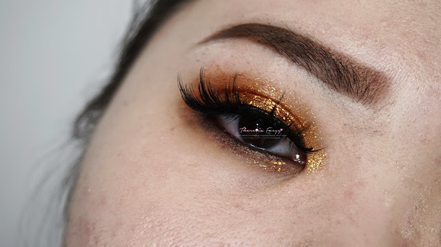 GET YOUR EYES FOIL-Y SPARKLING WITH THE NEW INNOVATIVE EYESHADOW IN TOWN - STILA MAGNIFICENT METALS FOIL FINISH EYESHADOW IN COMEX GOLD REVIEW, SWATCHES AND EOTD A new innovative eyeshadow product with a texture of foil that gives the best color vibrancy off on the eyes that literally sparkles when you blink! Stila Magnificent Metal Foils Finish Eye Shadow in Commex Gold! eyeshadow terbaru dari stila dengan tekstur yang berbeda dan warna yang cerah dan keluar!