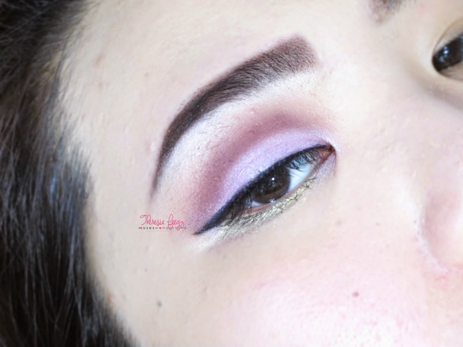 cut crease eye makeup tutorial in pink and gold