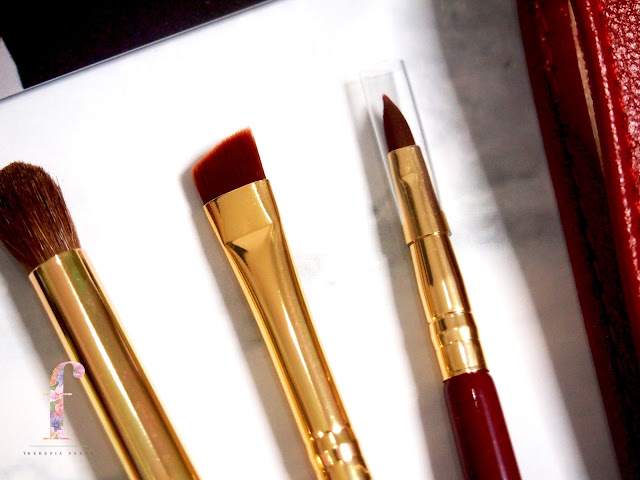 LAMICA X BUBAH ALFIAN MAKEUP BRUSH SET REVIEW Lamic x Bubah Alfian makeup limited brush set. A very affordable set with a high quality brushes that are often used by Bubah himself, perfectly crafted for beginners and professionals in makeup industry, together with a soft yet dense bristles that picks up products and spread them smoothly without fall out to give a good color pay off on the skin.