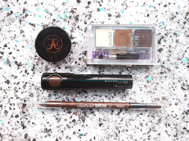 THE ULTIMATE GUIDE TO BROW PRODUCTS - WHAT TO BUY AND THE DIFFERENCES Guide to brow products, what to buy and what are the differences. Brow products range from pencil, powder, mascara and pomade or wax. All of them can be mixed to give dimension. For a defined look, you can use a pomade. If you want a more natural brow use pencil alone or powder alone.