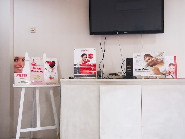 Teeth scaling and whitening for a perfect teeth. The Clinic Tanjung Duren for beauty and dental treatment.