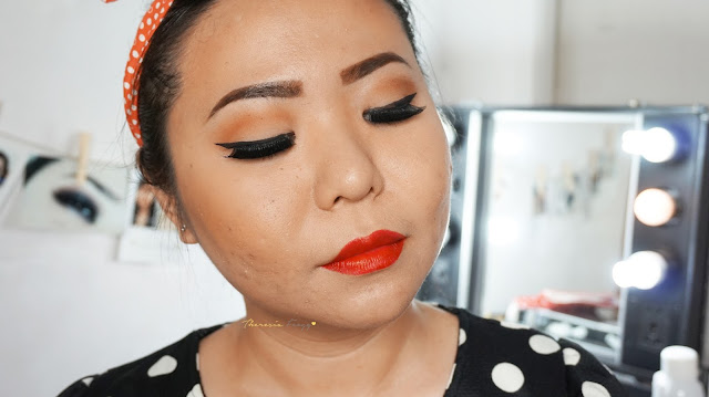 EASY AND QUICK PIN UP LOOK VINTAGE INSPIRED MAKEUP TUTORIAL WITH MAKEUP REVOLUTION FLAWLESS MATTE EYESHADOW PALETTE Pin Up Vintage easy steps makeup tutorial. Let me teach you how to get this pin up easy look. A fun vibrant and woman empowering look and this can be used as halloween makeup too! Using Makeup Revolution palette, i will be showing you hw to use matte shadows properly. Contact me, makeup artist based in Jakarta for halloween or beauty makeup.